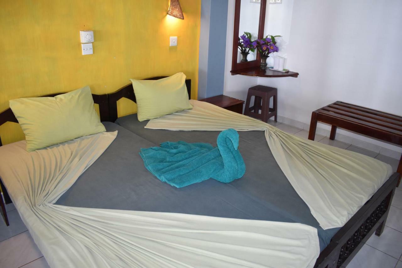 Whitepearl Beach Hikkaduwa Εξωτερικό φωτογραφία